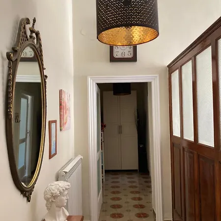 Apartment Domus Passpartenope, Naples