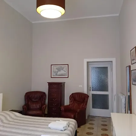 דירה Domus Passpartenope, נאפולי