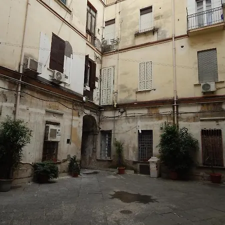 Domus Passpartenope, * نابولي