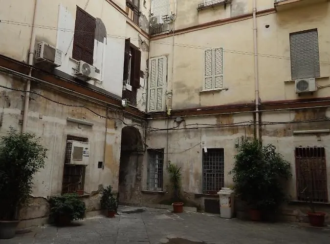 Domus Passpartenope, * Napoli