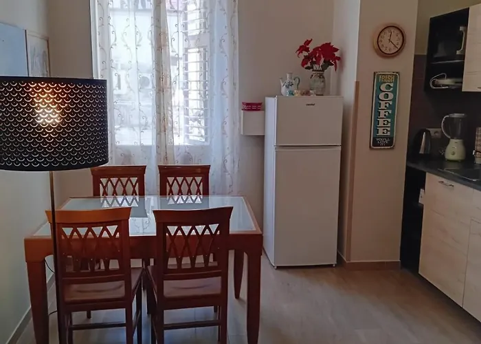 Domus Passpartenope, * Napoli